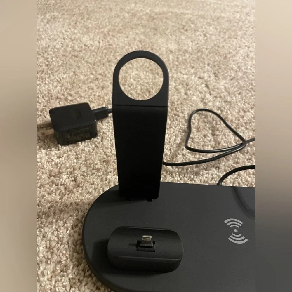 4 in 1 Wireless Charger Compatible with iPhone 12/11/11 Pro Ebeet Direct black